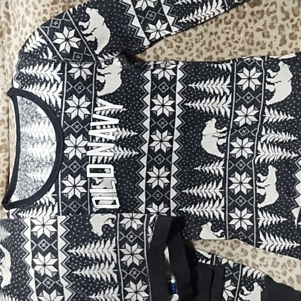 Old Navy Black and White winter pattern long johns or pajamas.